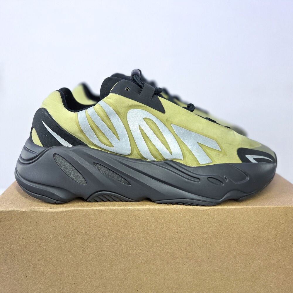 Adidas Yeezy Boost 700 MNVN GW9525 Resin Size 7 OG Box